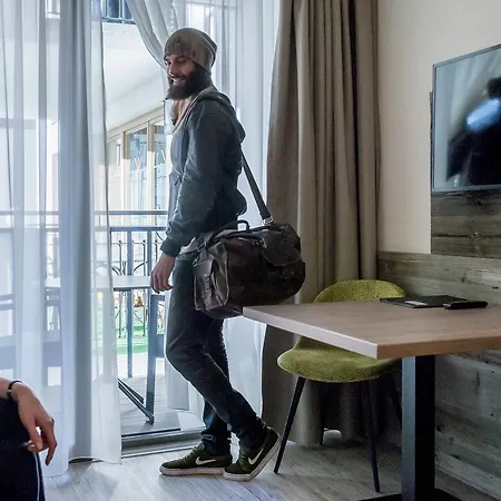 盖兹拉希峰拓普公寓酒店 公寓式酒店 4*