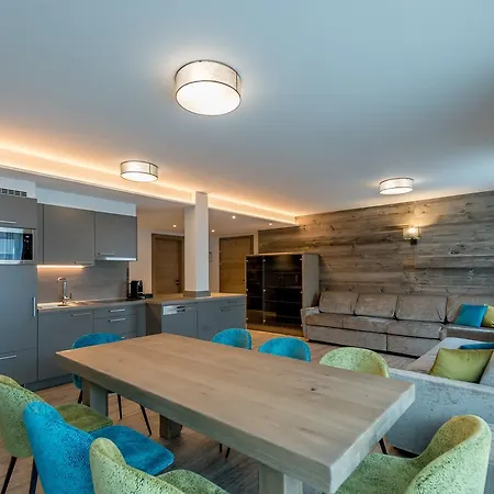 توب أبارت غايسلاخكوخيل 4*