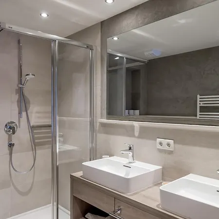 توب أبارت غايسلاخكوخيل سولدن