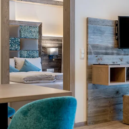 盖兹拉希峰拓普公寓酒店 4*